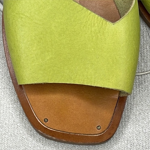 FAB HANDMADE LEATHER SLIDES - Picture 2 of 8